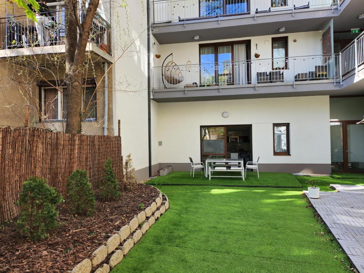 S18 "Garden In The City" Apartment Budapest Exteriör bild